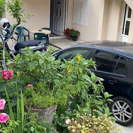 Apartmani Dada โกตอร์ ภายนอก รูปภาพ