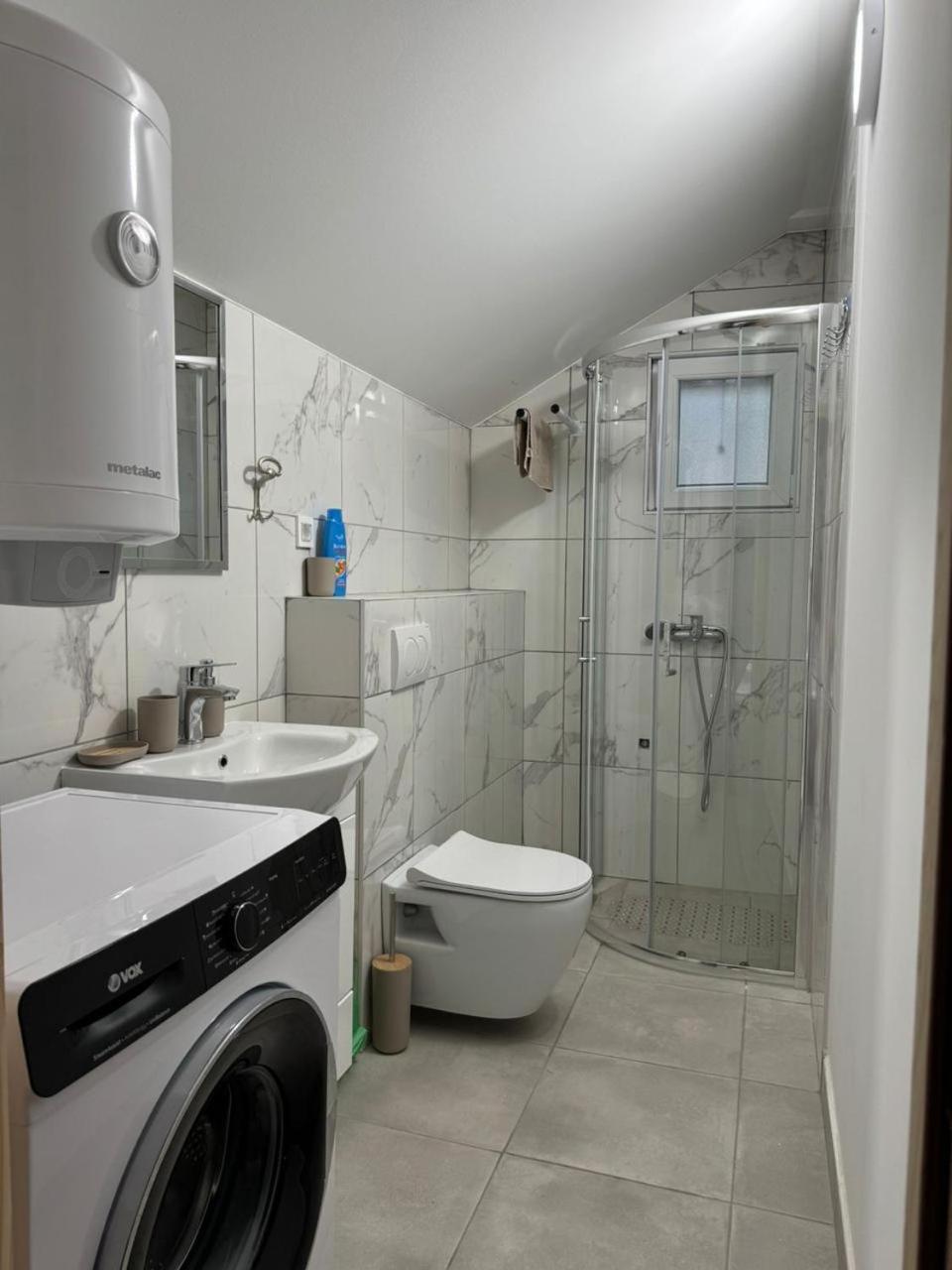 Apartmani Dada โกตอร์ ภายนอก รูปภาพ