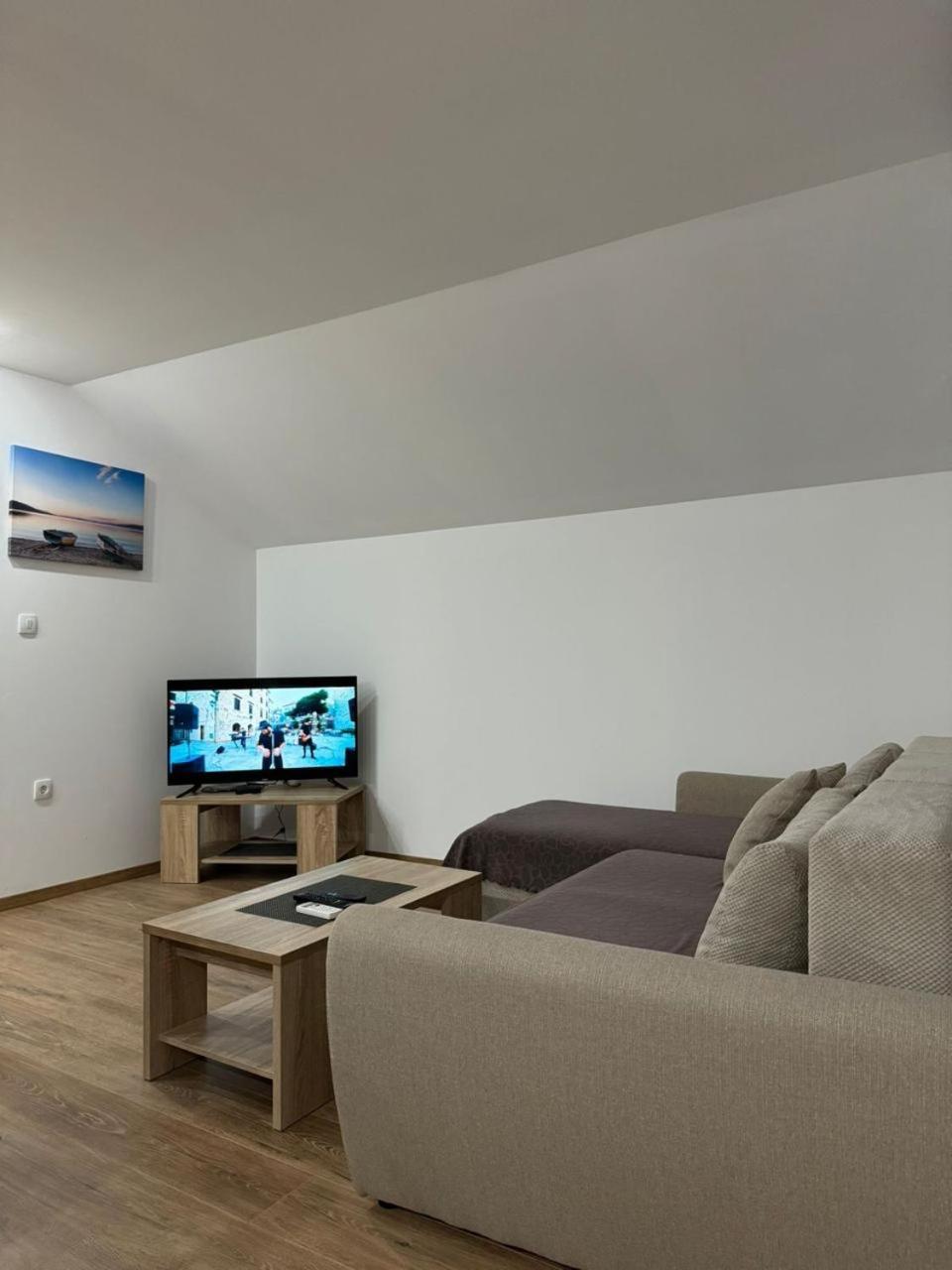 Apartmani Dada โกตอร์ ภายนอก รูปภาพ