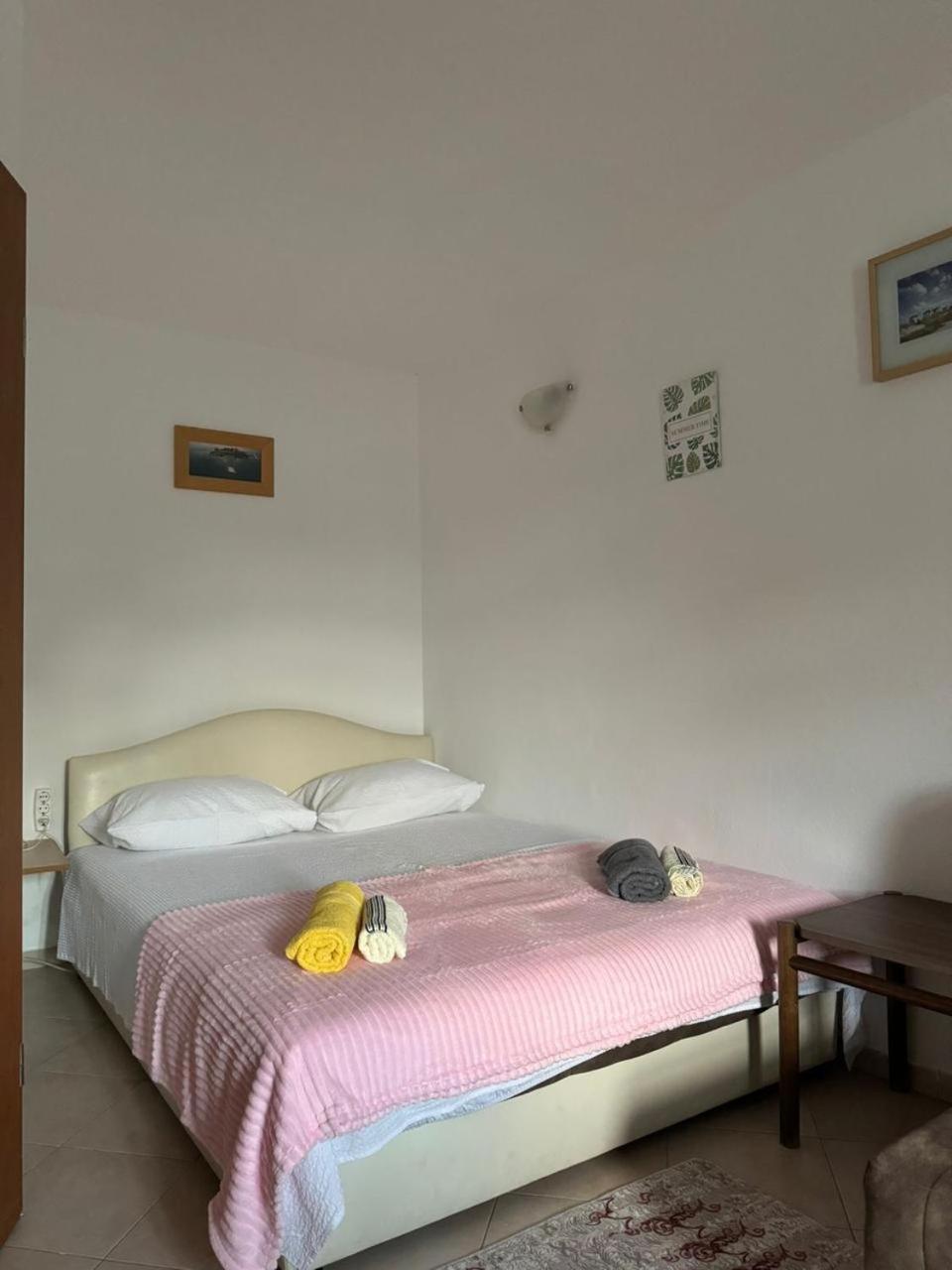 Apartmani Dada โกตอร์ ภายนอก รูปภาพ