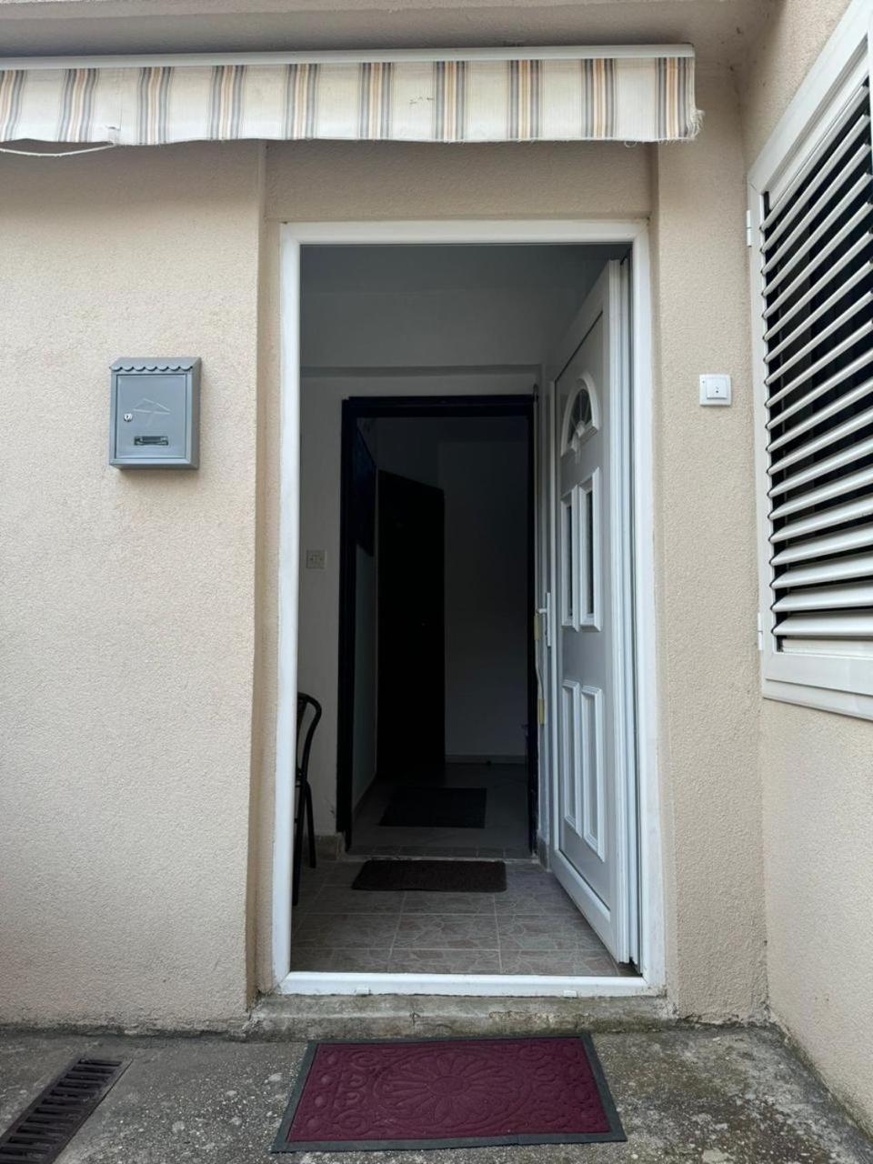 Apartmani Dada โกตอร์ ภายนอก รูปภาพ