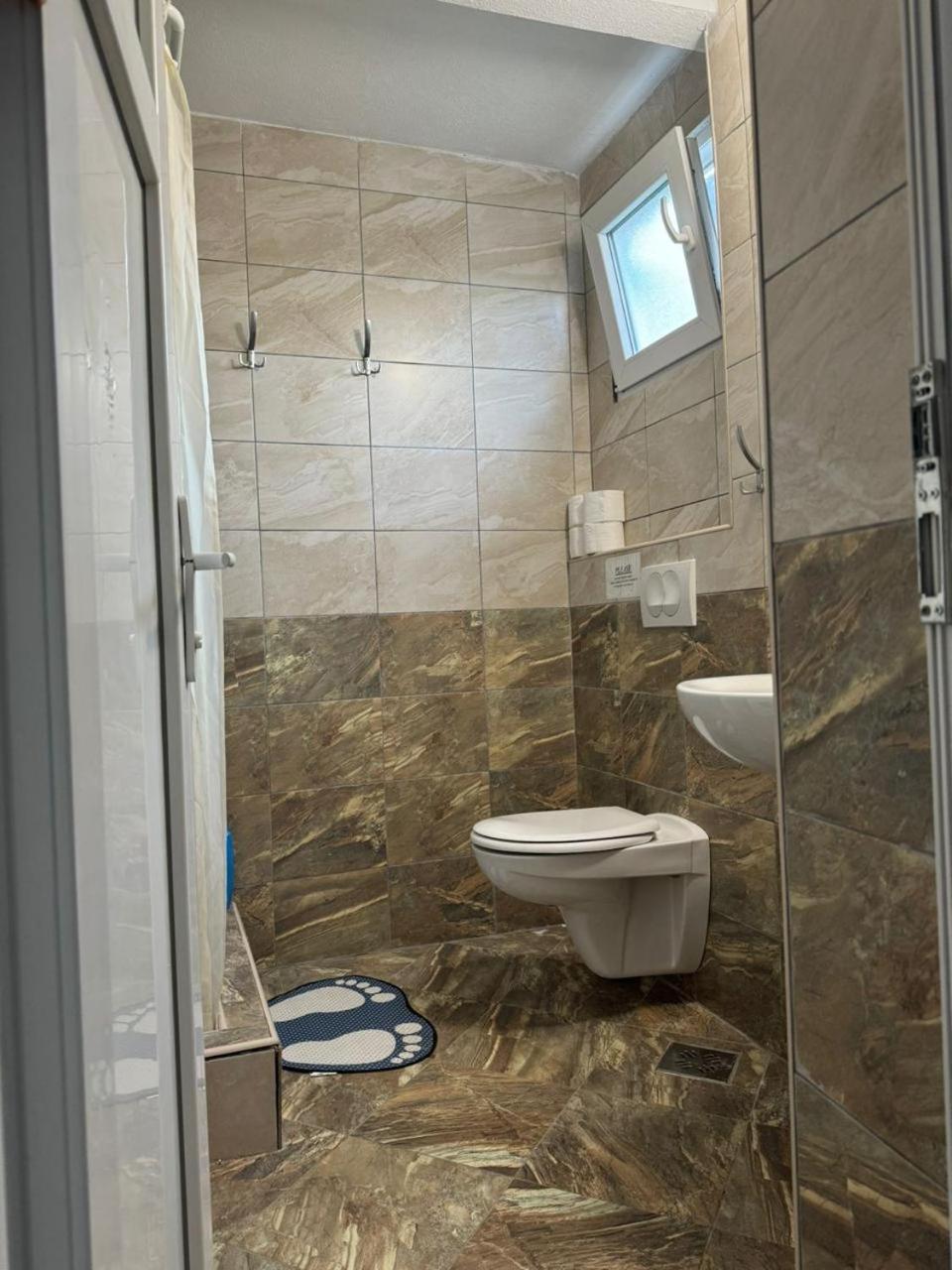 Apartmani Dada โกตอร์ ภายนอก รูปภาพ