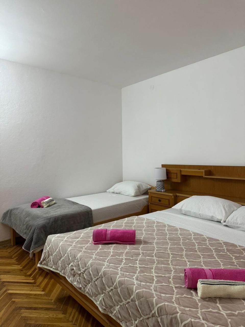 Apartmani Dada โกตอร์ ภายนอก รูปภาพ