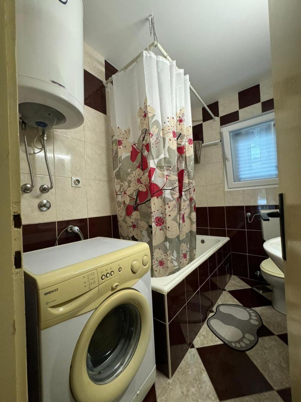 Apartmani Dada โกตอร์ ภายนอก รูปภาพ